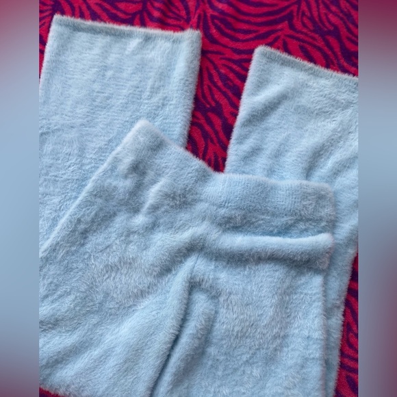F21 baby blue fuzzy pants - Picture 4 of 8